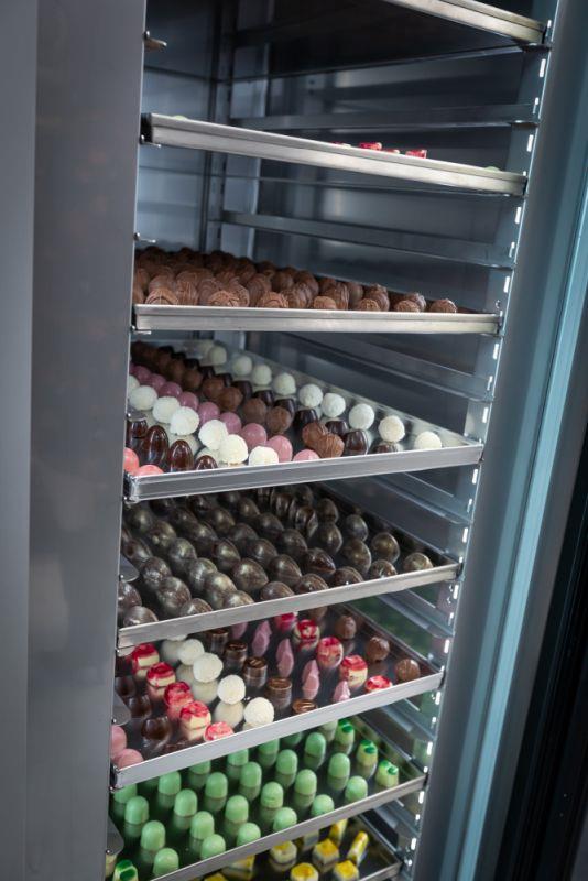 Bild 7: KBS Pralinenkühlschrank P 1000