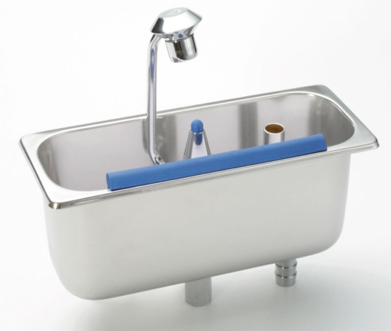 Bild 1: Nordcap Edelstahl-Einbauspüle mit Portionierdusche und Wasserabl