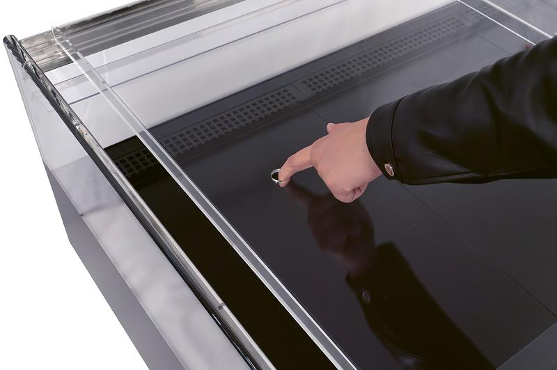 Bild 9: Cool-Line Impuls Kühlinsel Flatey 1500 mit Schiebescheiben