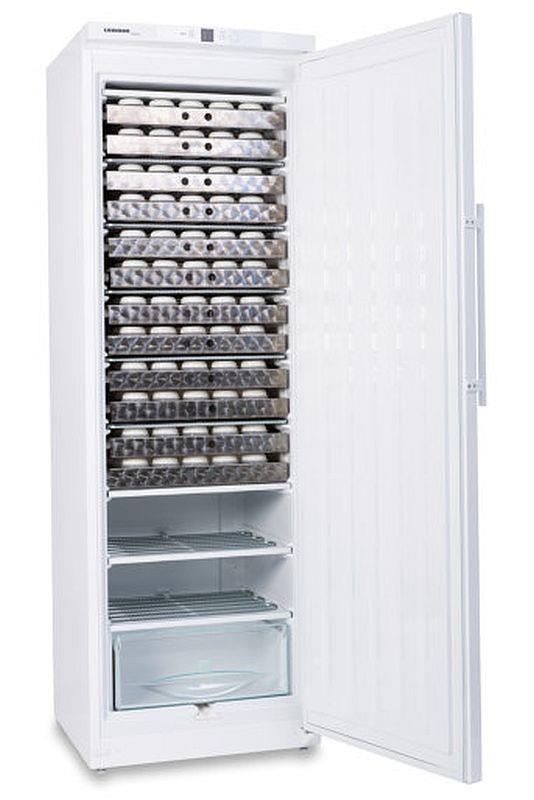 Bild 1: Rückstellproben Tiefkühlschrank 12 Einschübe