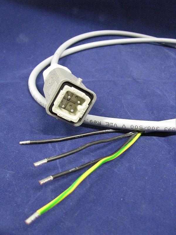 Bild 1: Hartingstecker (vierpoliger Stecker) mit Anschlusskabel