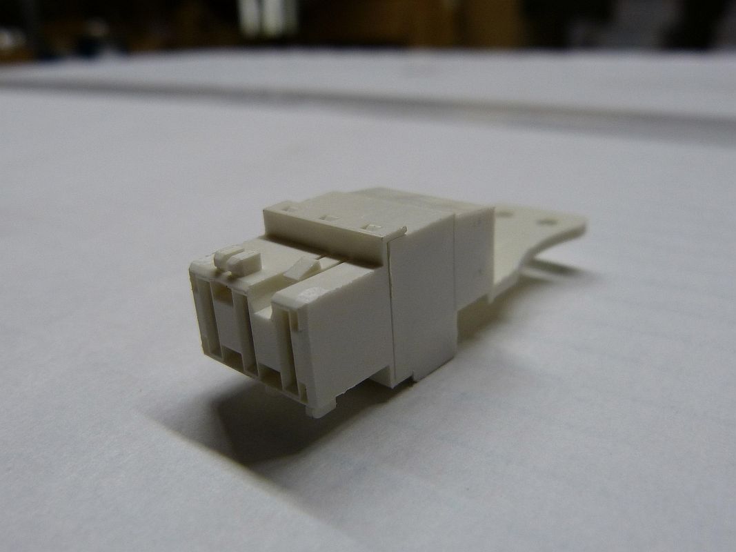 Bild 2: Stecker Alarmkontakt