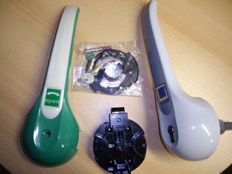 Bild 3: Viessmann Drehhebelverschluss für 80 mm Türblattstärke