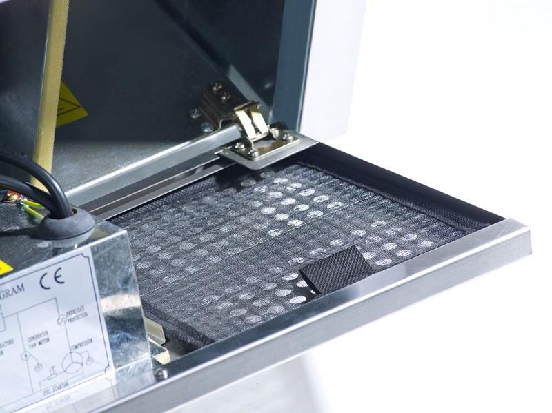 Bild 3: KBS Saladette 908 mit Glasaufbau