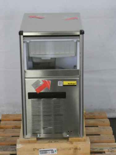 Bild 4: Nordcap Eiswürfelbereiter SDH 30 L B-Ware